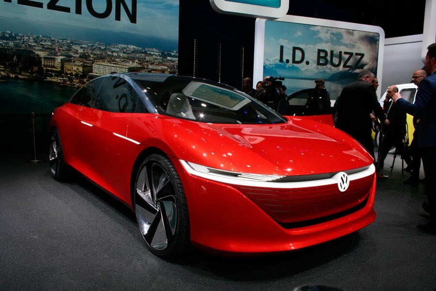 El prototipo Volkswagen I.D. Vizzion presentado en Ginebra adelanta la futura berlina 100% eléctrica de la marca.