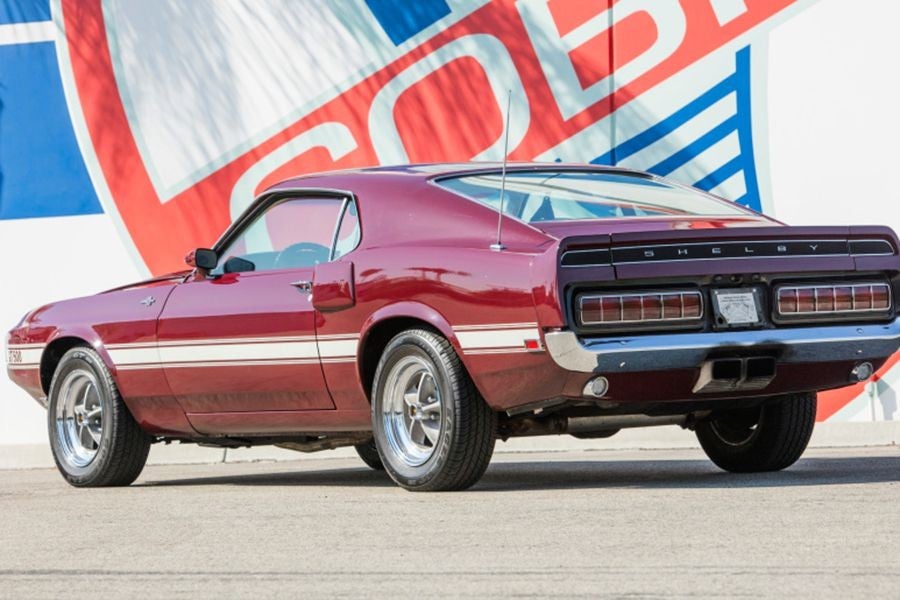 Este Shelby GT 500 es una de las joyas de la colección que ahora se subasta.