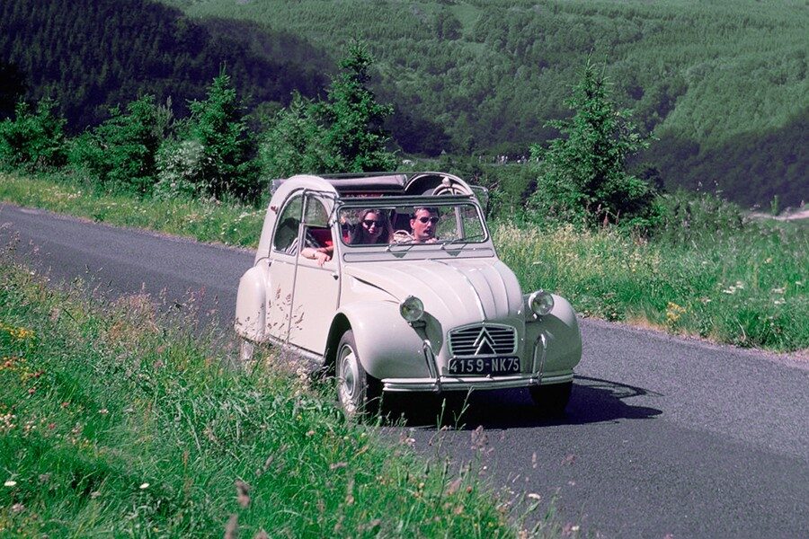 El Citroën 2CV es un ejemplo de sencillez y genialidad.