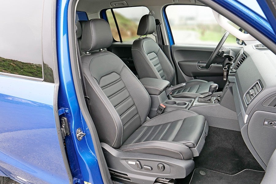 El interior del Amarok Aventura no envidia nada al de una buena berlina.