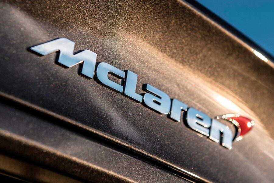 Qué significa el logo de McLaren.