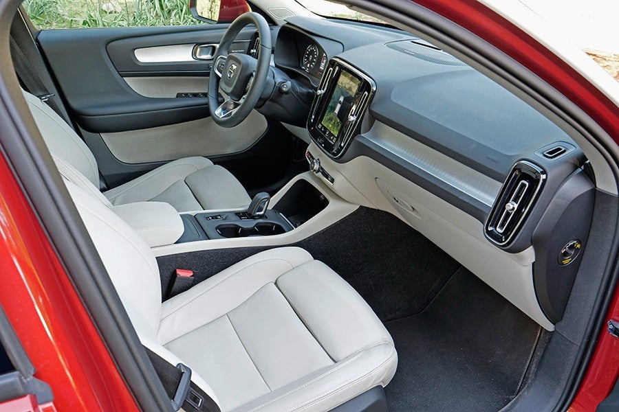 Volvo ha vuelto a hacer un interior amplio, cómodo y de diseño atractivo.