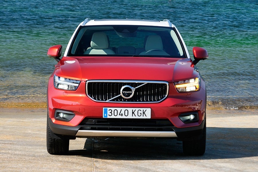 El equipamiento del Volvo XC40 es completo, pero es un coche caro.