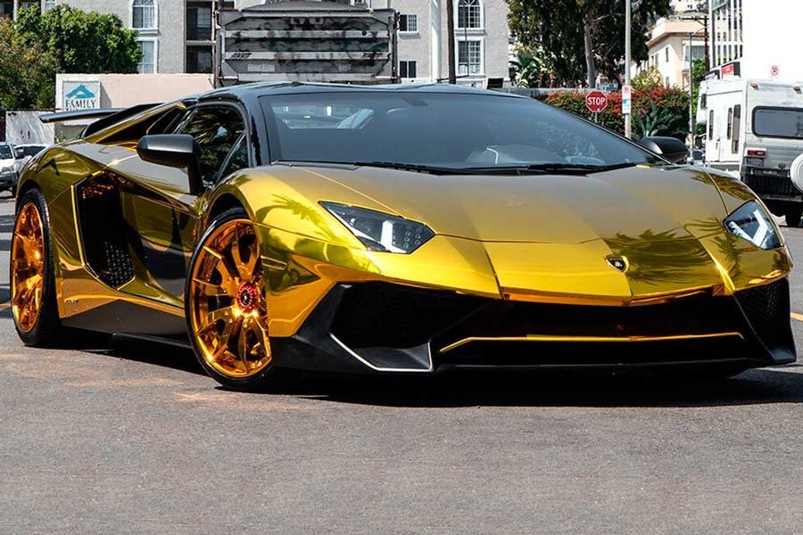 Vídeo | Así es el Lamborghini Aventador bañado en oro del rapero Chris