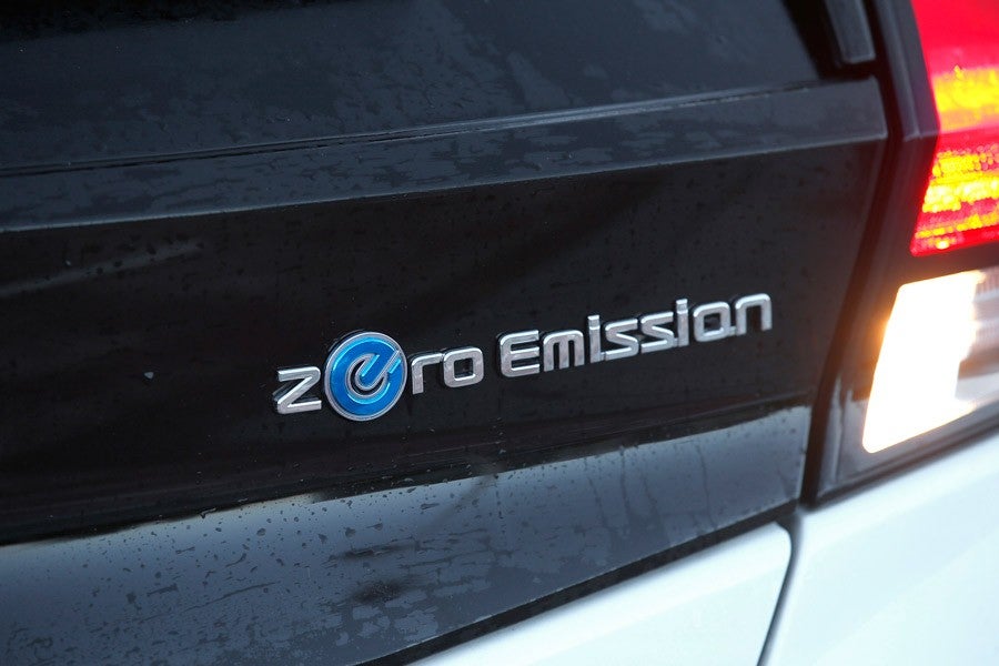 El lema «Zero Emission» ya deja patente qué clase de coche es este Nissan Leaf.