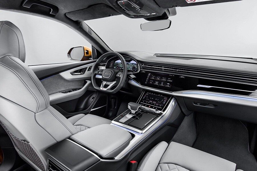 El interior hereda elementos del nuevo A8 pero ofrece un espacio mucho más aprovechable.