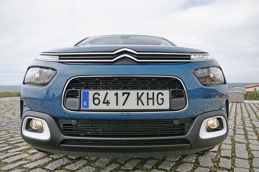 Con sólo introducir la matrícula o el número de bastidor del coche, podremos saber su historial completo