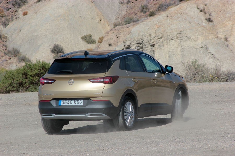 Imágenes dinámicas del Opel Grandland X.