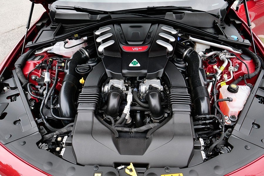 Este V6 afinado por Ferrari es uno de los mejores motores deportivos del mercado.
