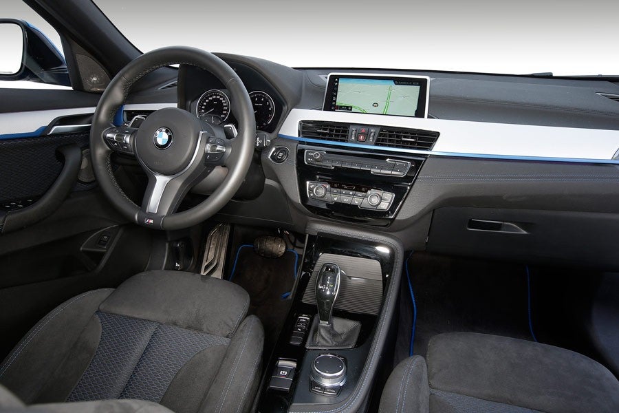 El interior del BMW X2 2018 transmite una elevada sensación de calidad.