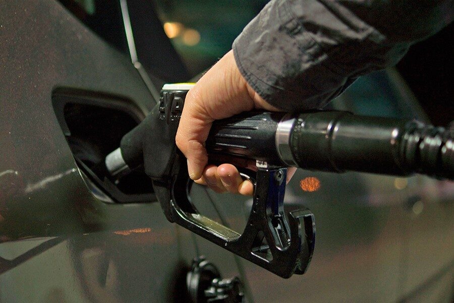 El diésel se sitúa en los 1,23 €/l, mientras que el precio de la gasolina asciende ya a los 1,30 €/l.
