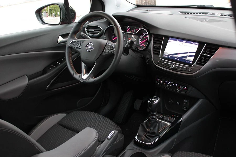 El interior del Opel Crossland X destaca sobre todo por amplitud.