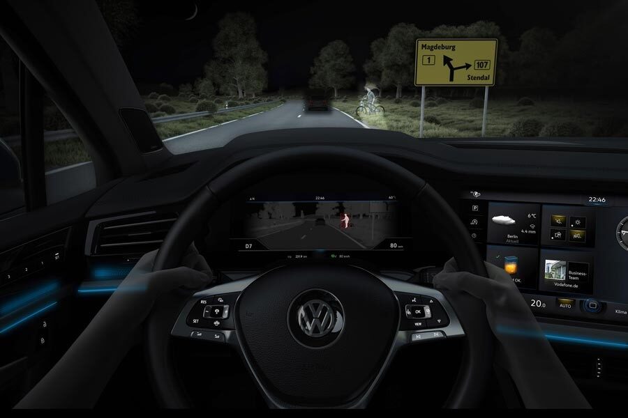 El Touareg es el primer Volkswagen en contar con asistente de visión nocturna.