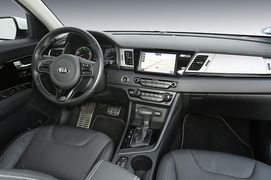 La ergonomía del Kia Niro híbrido enchufable está bien estudiada.