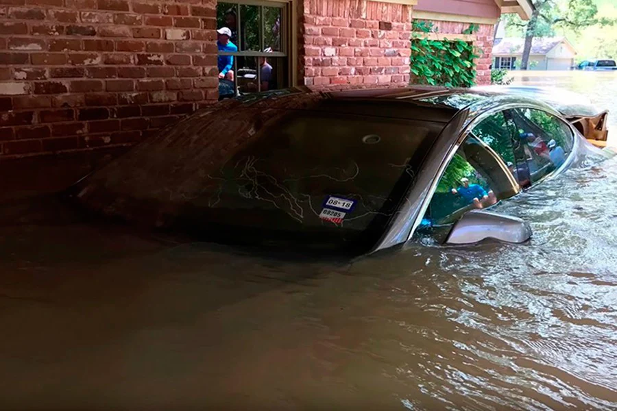Los coches eléctricos son más vulnerables en caso de inundación.