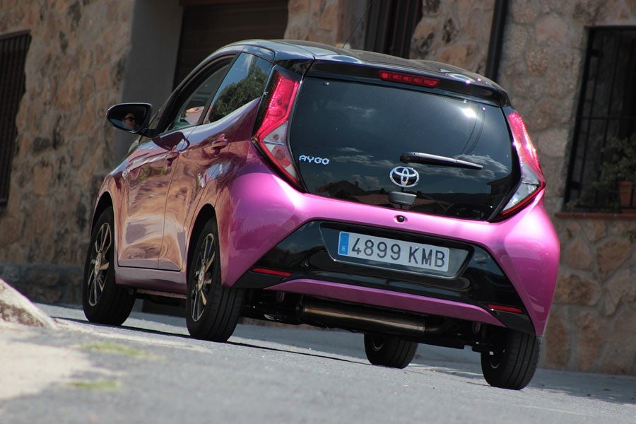Imágenes dinámicas del Toyota Aygo.