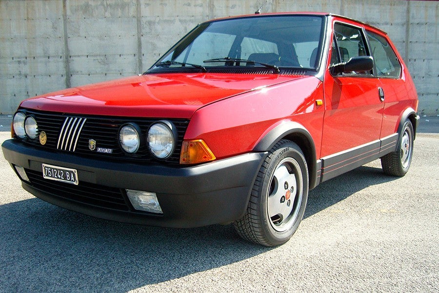 Esta versión deportiva del Fiat Ritmo rendía unas buenas prestaciones gracias a su ligereza y la rabia de su motor.