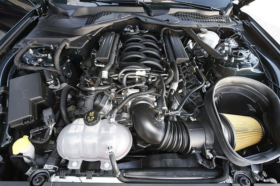 El gorgoteo del motor V8 es música celestial para el conductor.