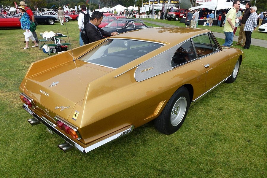 El frontal y la zaga de este Ferrari 330 GT 2+2 fueron drásticamente amoldados a los gustos de Navarro.
