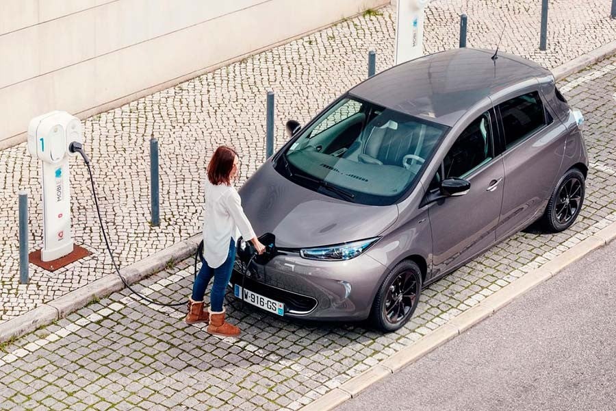 The recharging time is one of the main problems of electric cars.