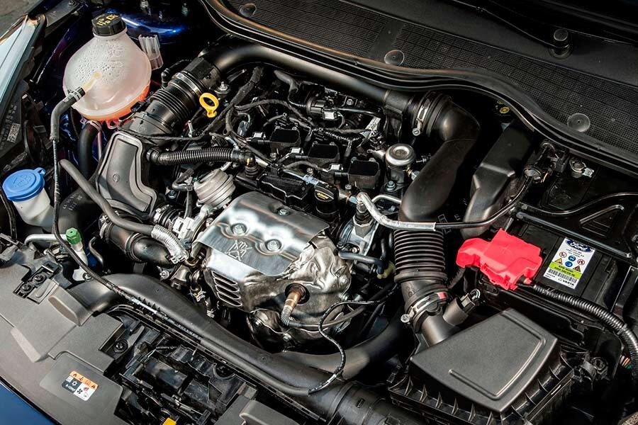 Con el motor de 140 CV, el Ford Fiesta acelera de 0 a 100 km/h en 9 segundos.
