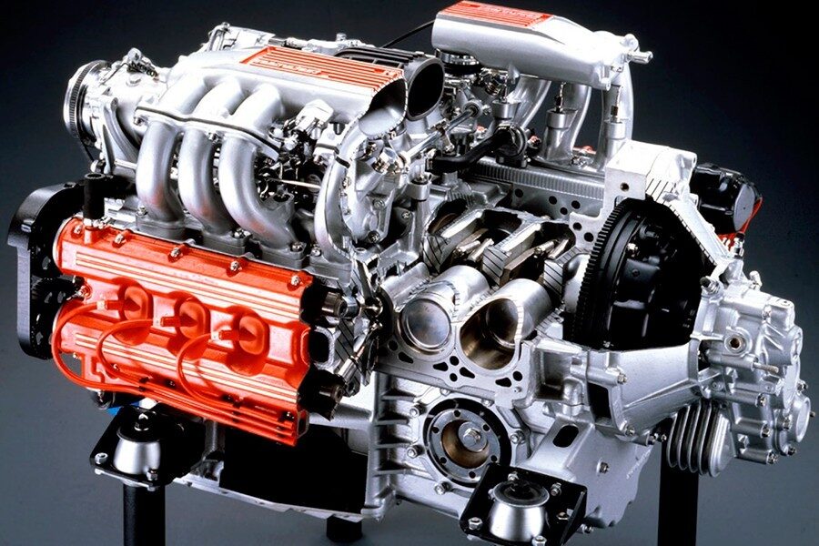 El motor del Testarossa en realidad es un V12 a 180º, no un bóxer.