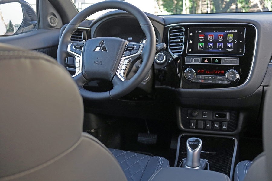 Interior del Mitsubishi Outlander PHEV.