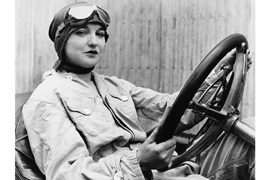 Hélène van Zuylen, la primera piloto de todos los tiempos.