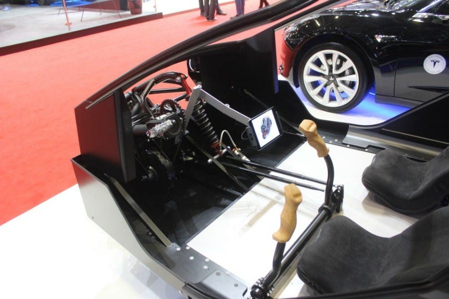 Los pedales servirán para cargar el motor eléctrico