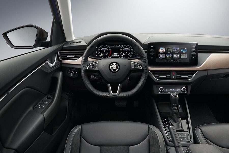 El puesto de conducción es muy parecido, por postura, al del VW Golf.