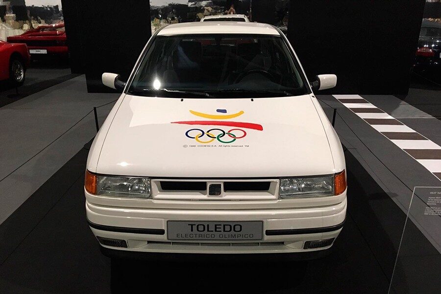 Este Seat Toledo eléctrico fue empleado en la Maratón de las olimpiadas de 1992 para no «ahumar» a los deportistas.