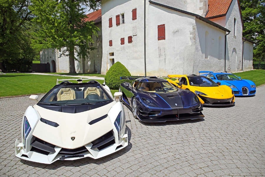 Los coches Lamborghini Veneno Roadster, Koenigsegg One: 1, McLaren P1 y Bugatti Veyron serán parte de la subasta.