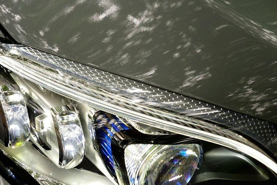 Entre los detalles de equipamiento de este ejemplar están los espectaculares faros matrix led adaptativos.