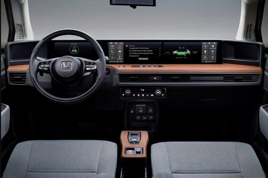 El interior del Honda e presenta un diseño muy tecnológico.