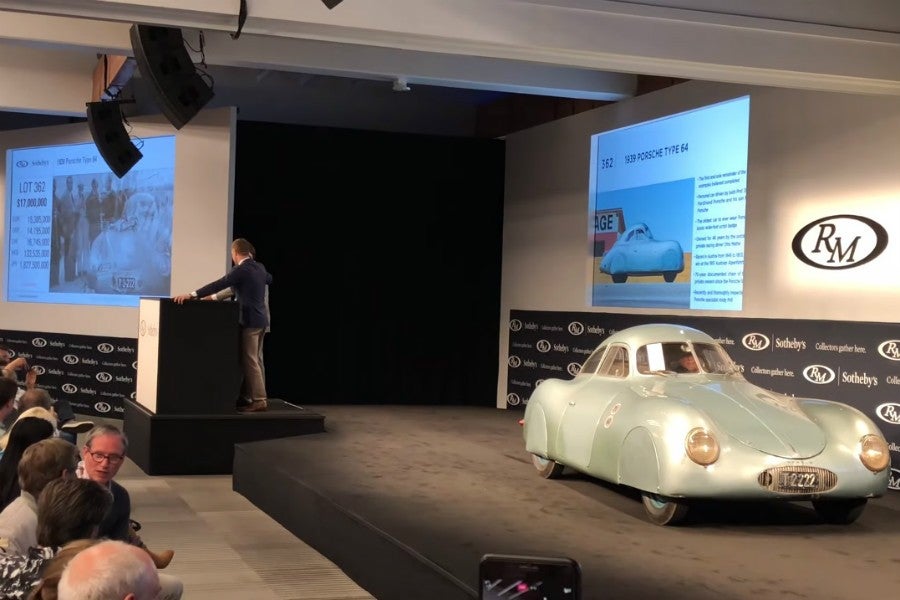 La venta del Porsche Type 64 terminó en minutos, después de que nadie superase los 17 millones de dólares en la sala.