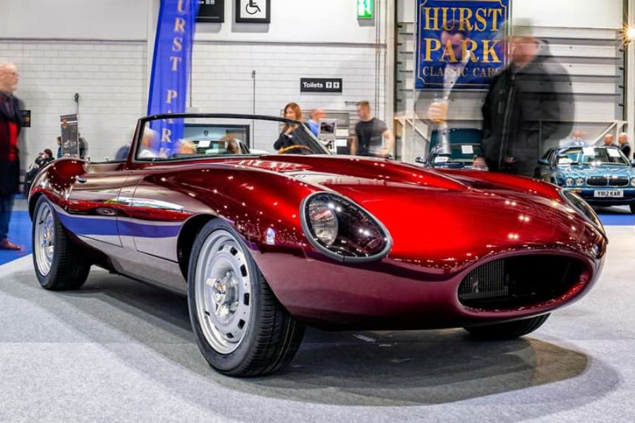 La colección de clásicos electrificados de Richard Morgan cuenta con modelos de Jaguar y Porsche.
