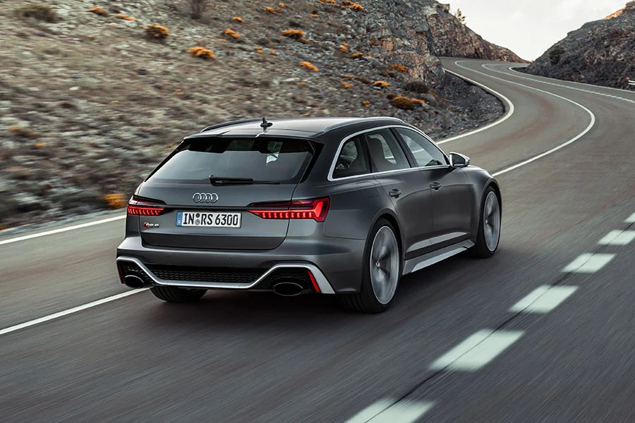 El Audi RS 6 Avant 2020 sigue confiando en un bloque V8 de gasolina turboalimentado.