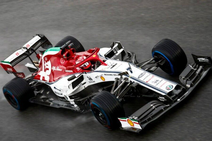 Alfa Romeo presenta el monoplaza C38 con el que Kimi Räikkönen correrá el domingo en el Gran Premio de Monza.