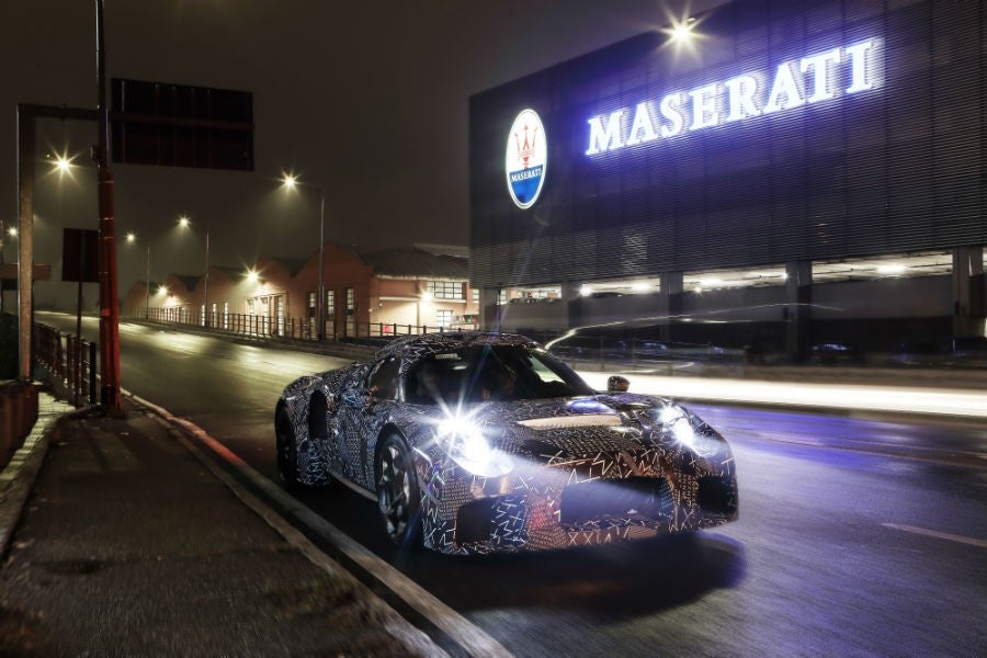 El prototipo del nuevo superdeportivo eléctrico, llamado por ahora Maserati MMXX, fue visto por las calles de Módena.