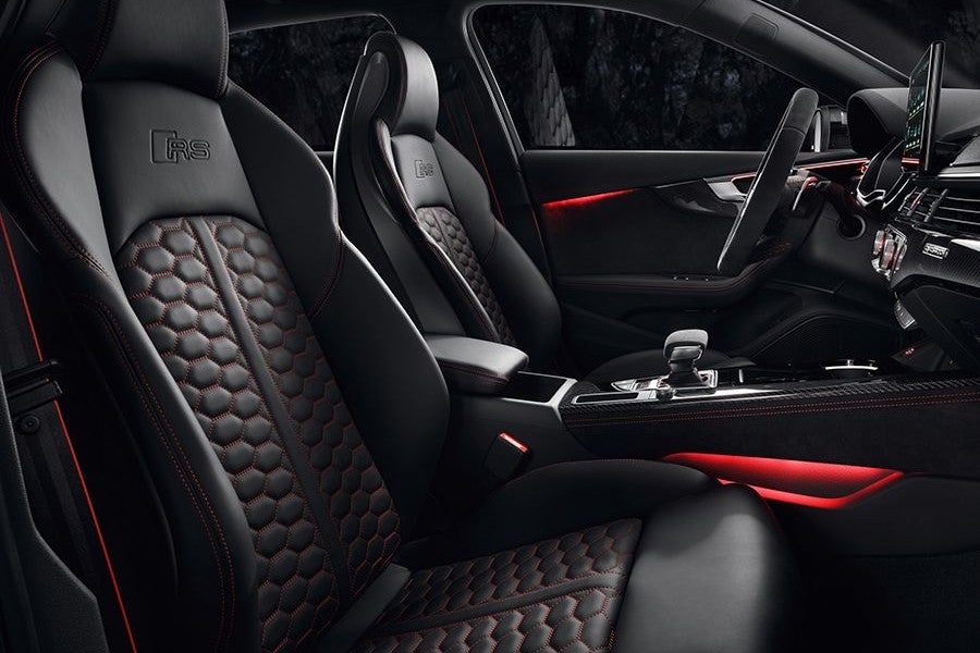 El interior del Audi RS 4 Avant emana deportividad pero sin renunciar al confort de un coche familiar.
