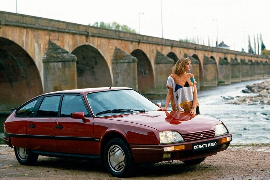 El Citroën CX GTi Turbo 2 fue un bombazo por su agresiva publicidad con Grace Jones.