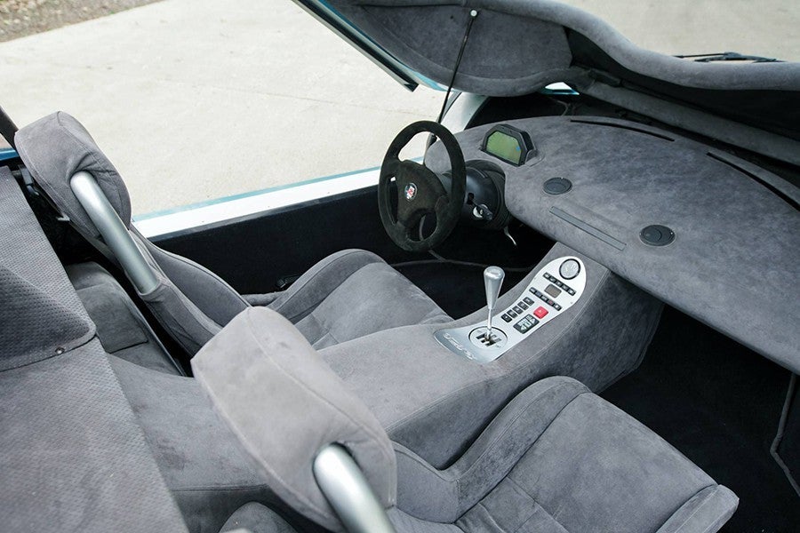 Zagato modifició el interior y también el acceso al mismo con esta cúpula elevable.