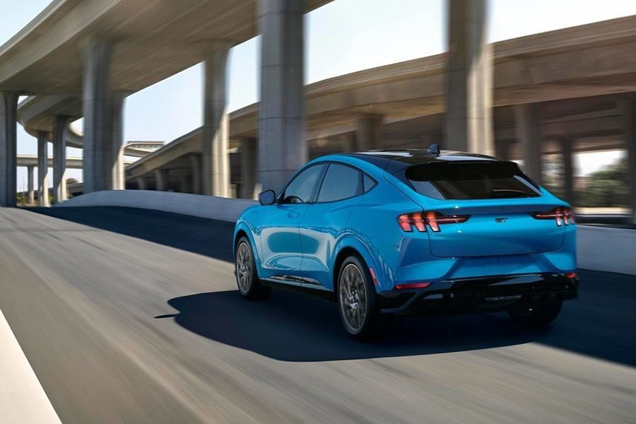 Quién iba a pensar que el Mustang acabaría siendo eléctrico… y SUV.