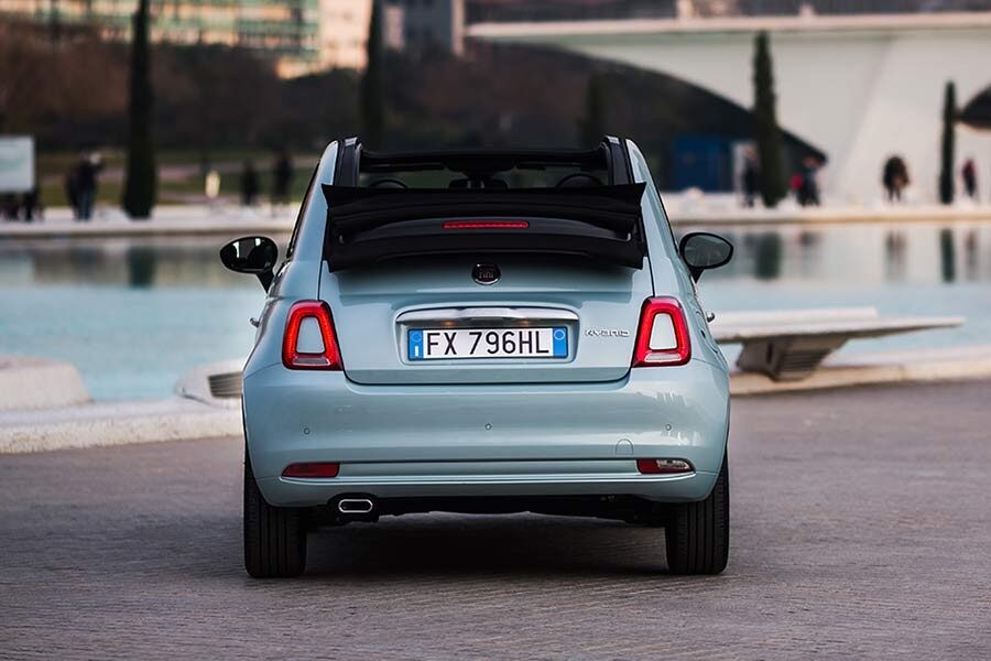El Fiat 500 Hybrid también estará disponible en versión cabrio.