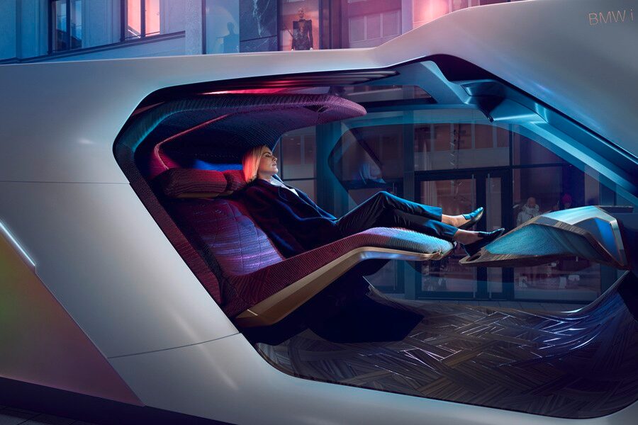 El BMW i Interaction EASE acerca la conducción autónoma