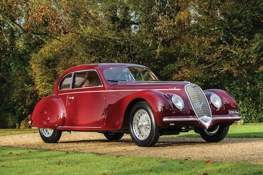 Mussolini fue interceptado con su amante en este precioso Alfa Romeo cuando trataban de huir.