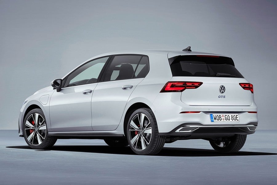 La versión electrificada del GTi también se ve en Ginebra.