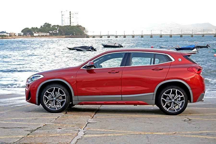 El X2 tiene unas líneas más deportivas y juveniles que el X1.