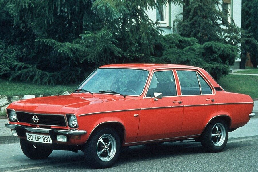 El primer Opel Ascona llegó en 1970.