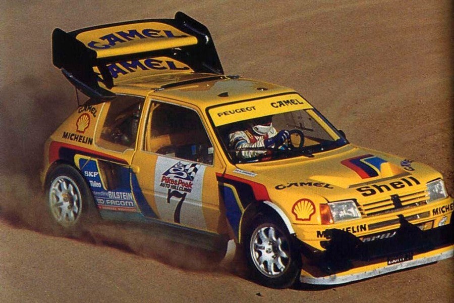 El Peugeot 205 Turbo 16 era el coche a batir en su momento.